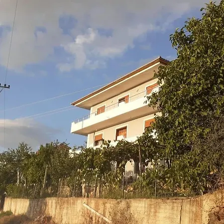 Balliu بيت ضيافة